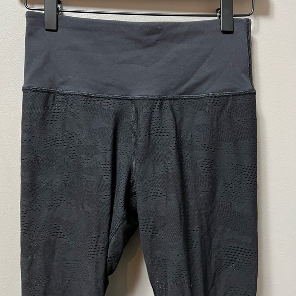 Athleta Phenom Camo 7/8 Leggings size XS - Picture 2 of 7